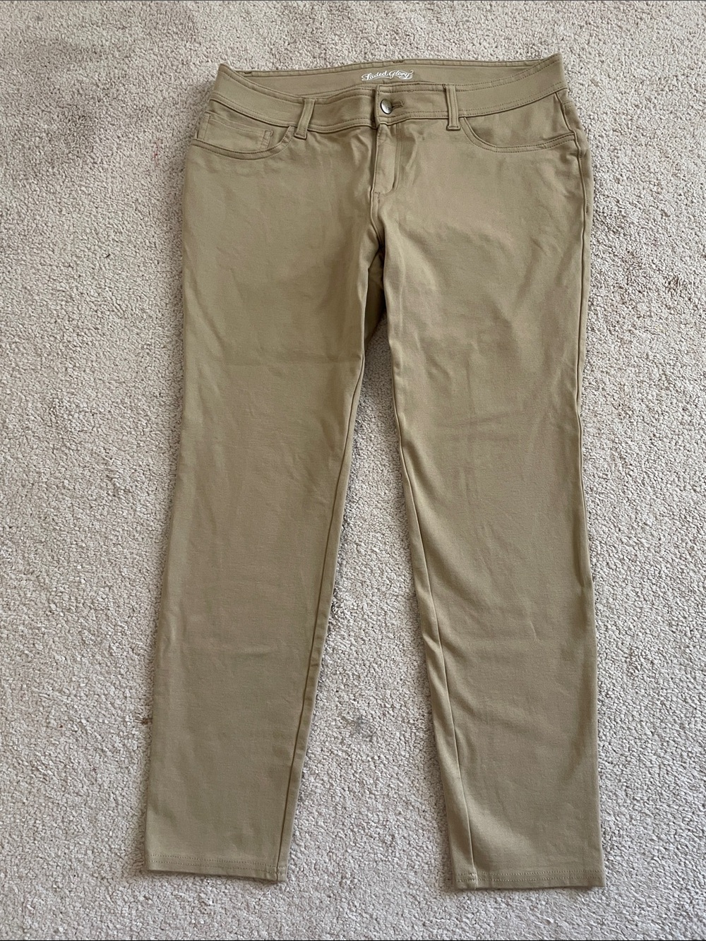 Faded Glory Women's Skinny pants in Khaki